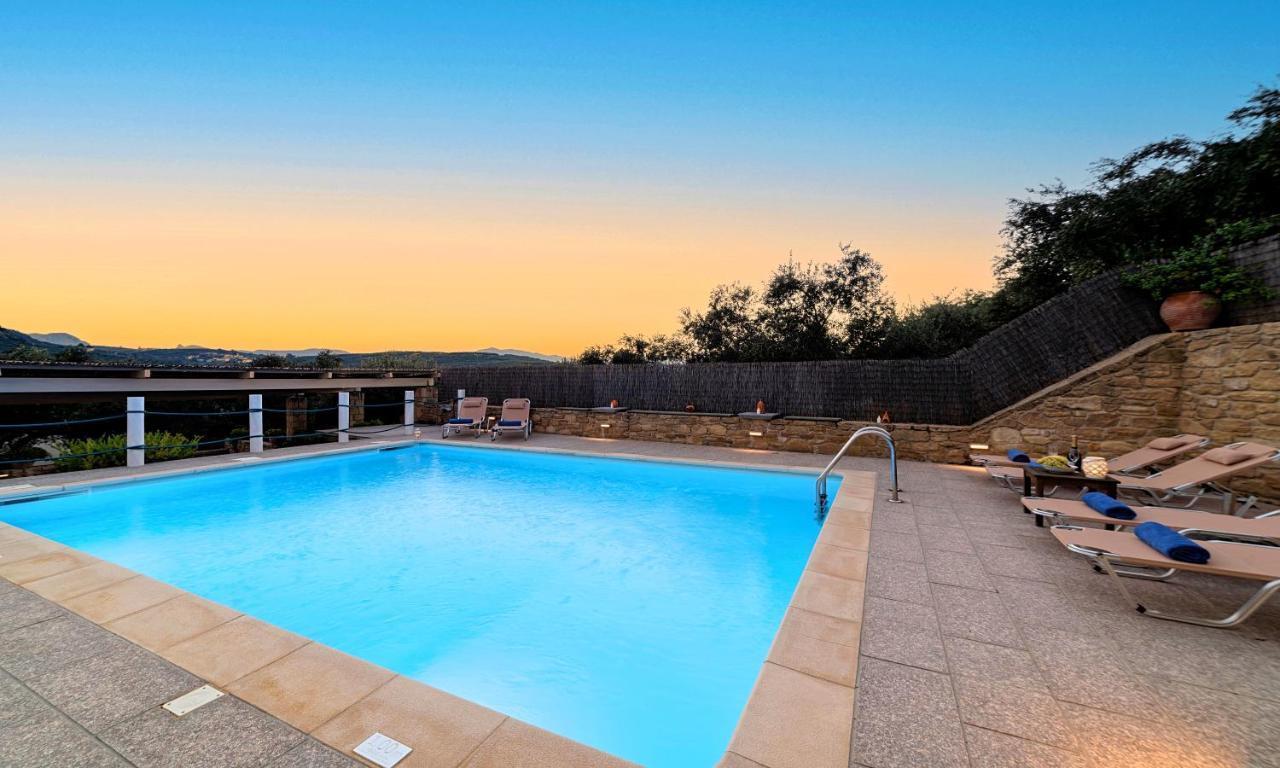 Cretan Kera Villa Heated Pool 外观 照片